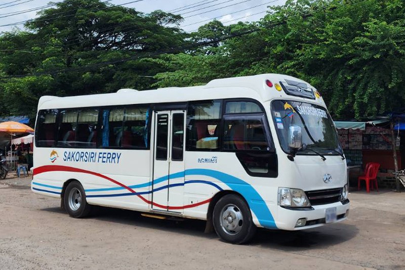 布恩西里-萨功西里小巴（柬埔寨）