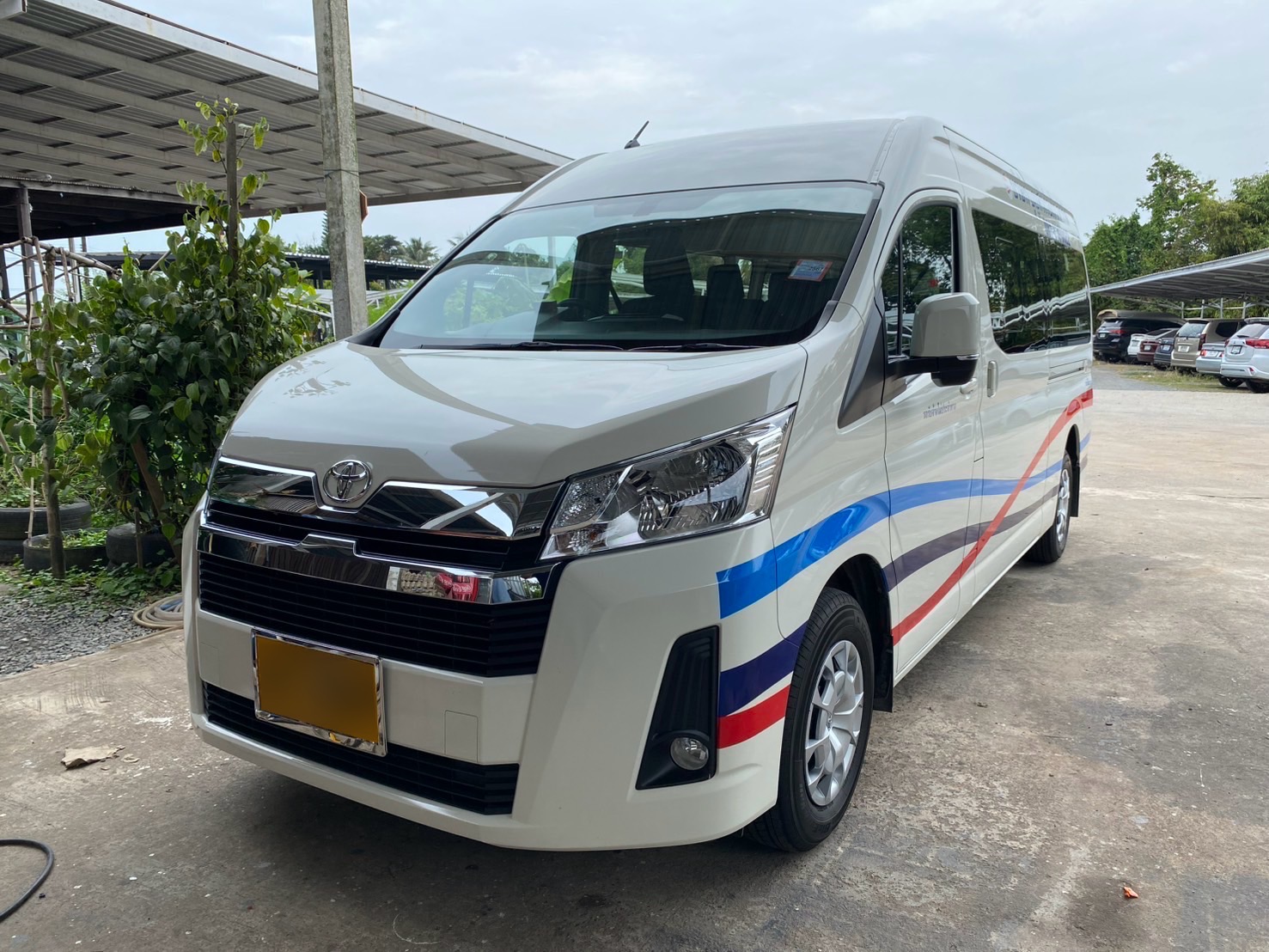 布恩西里面包车